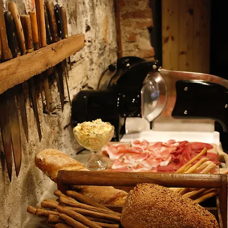 Feriebolig Palazzo Albricci Peregrini *